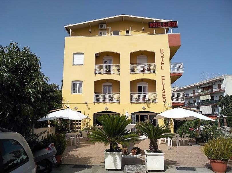 גיארדיני נאקסוס Hotel Eliseo מראה חיצוני תמונה