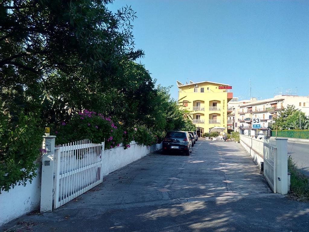 גיארדיני נאקסוס Hotel Eliseo מראה חיצוני תמונה