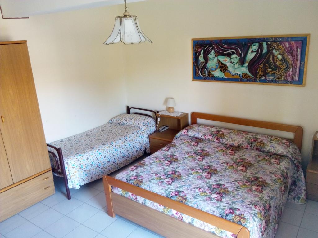 גיארדיני נאקסוס Hotel Eliseo מראה חיצוני תמונה