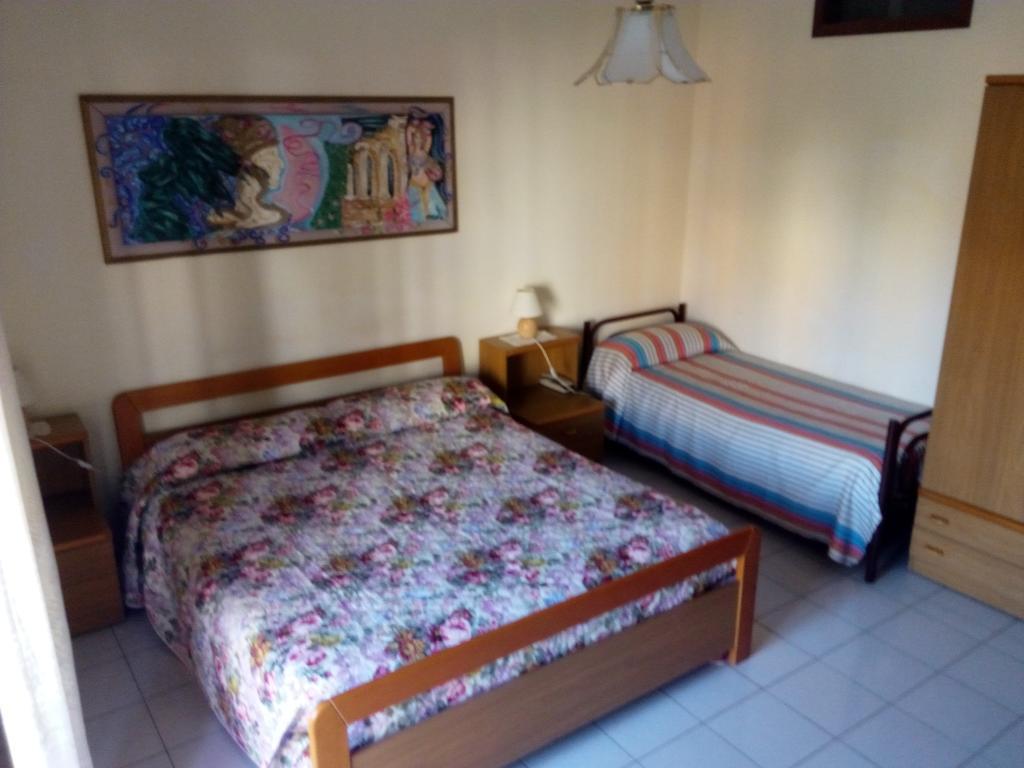 גיארדיני נאקסוס Hotel Eliseo מראה חיצוני תמונה
