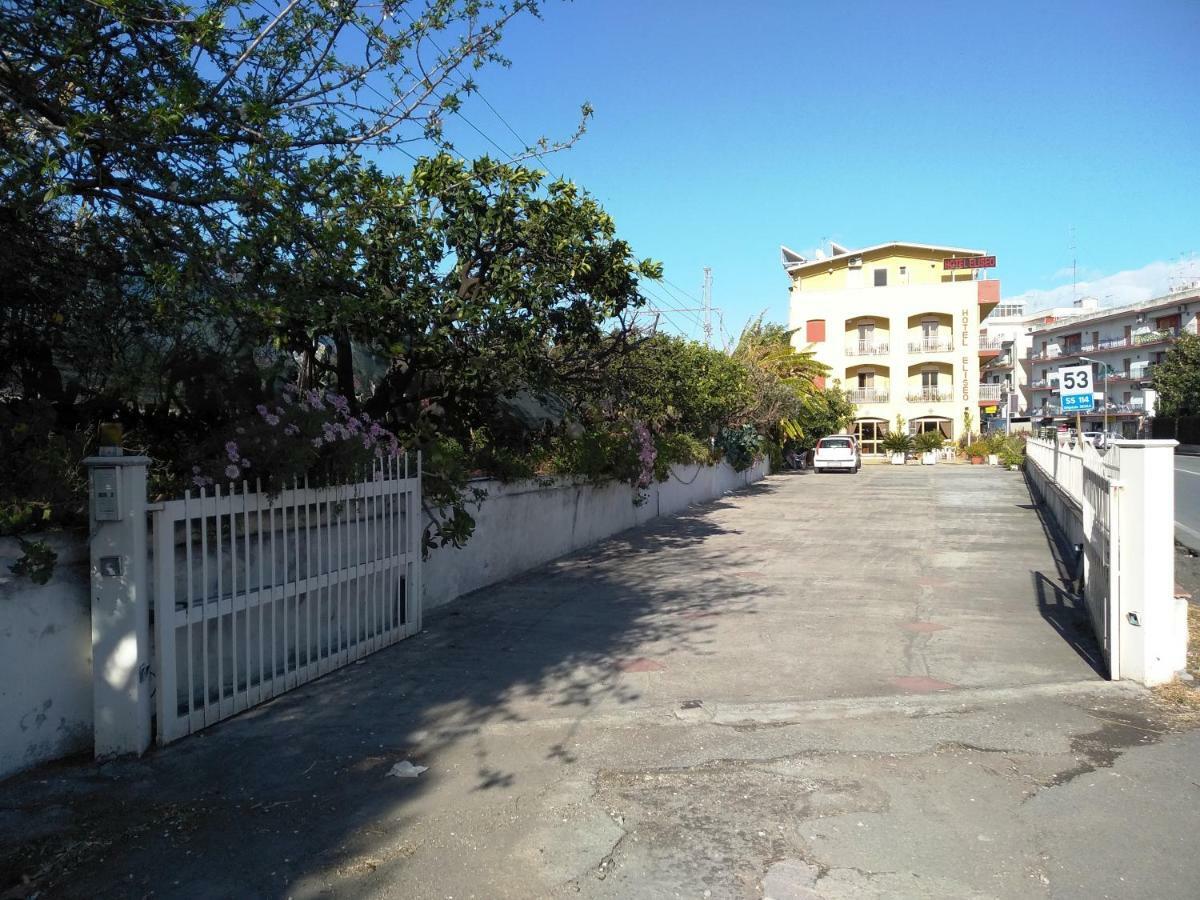 גיארדיני נאקסוס Hotel Eliseo מראה חיצוני תמונה