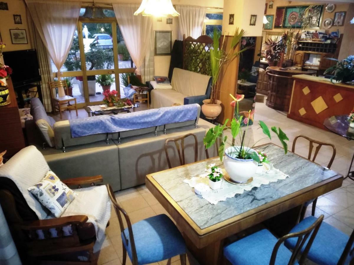 גיארדיני נאקסוס Hotel Eliseo מראה חיצוני תמונה