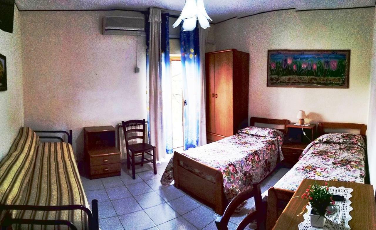 גיארדיני נאקסוס Hotel Eliseo מראה חיצוני תמונה