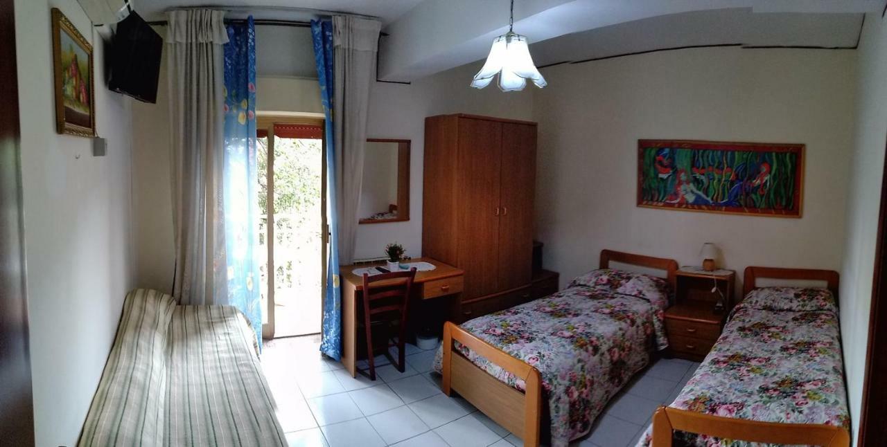 גיארדיני נאקסוס Hotel Eliseo מראה חיצוני תמונה