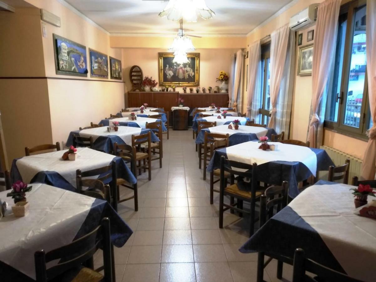 גיארדיני נאקסוס Hotel Eliseo מראה חיצוני תמונה