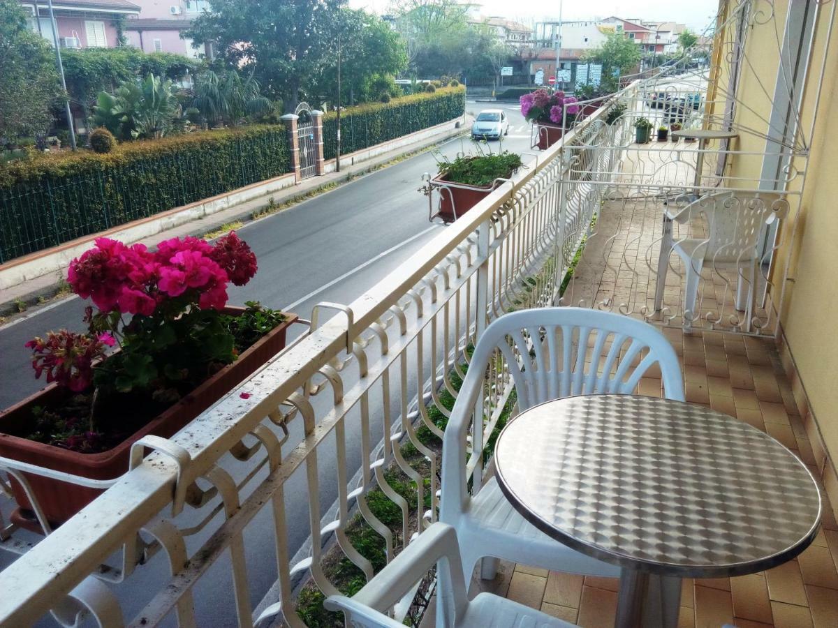 גיארדיני נאקסוס Hotel Eliseo מראה חיצוני תמונה