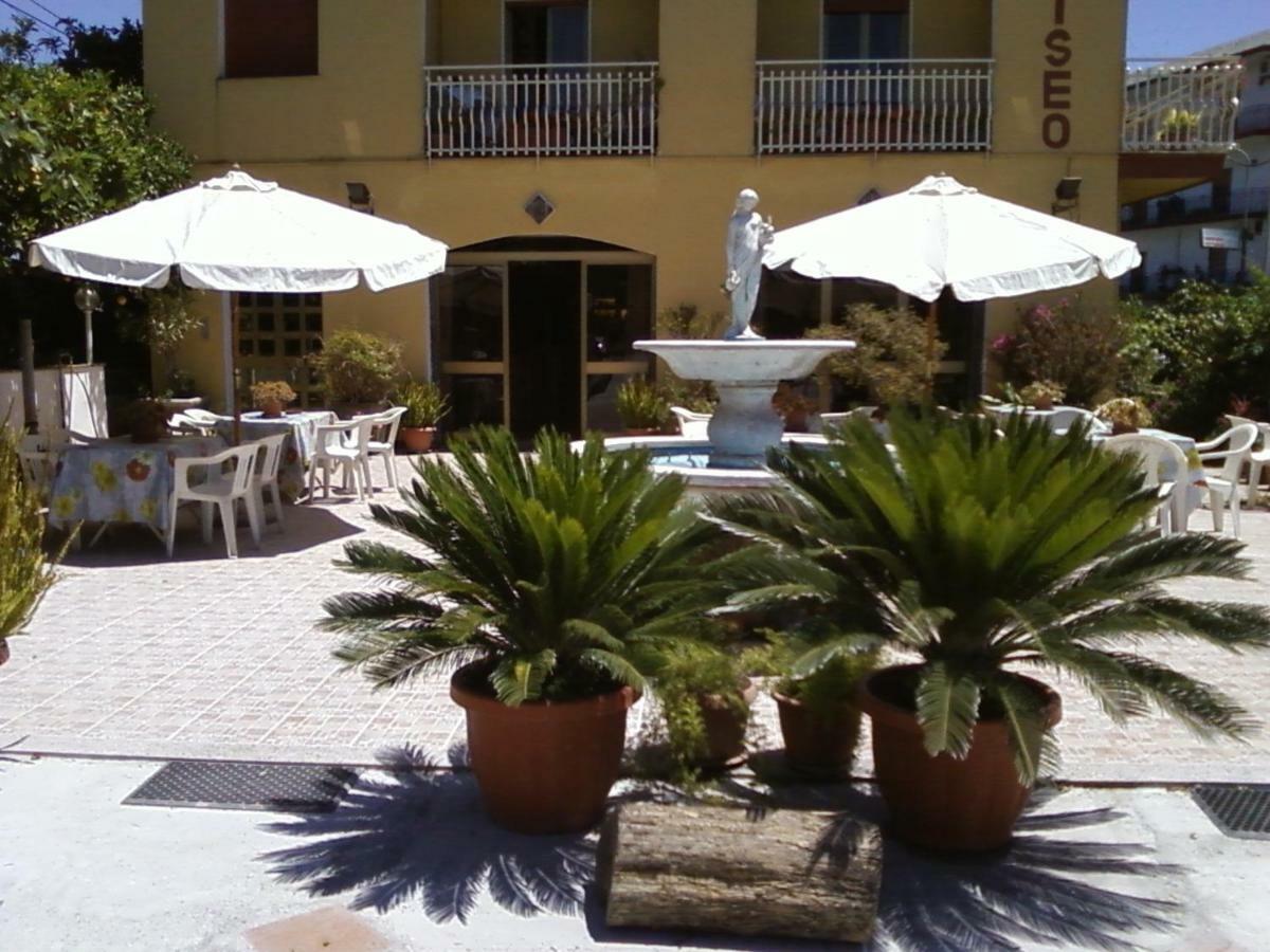 גיארדיני נאקסוס Hotel Eliseo מראה חיצוני תמונה