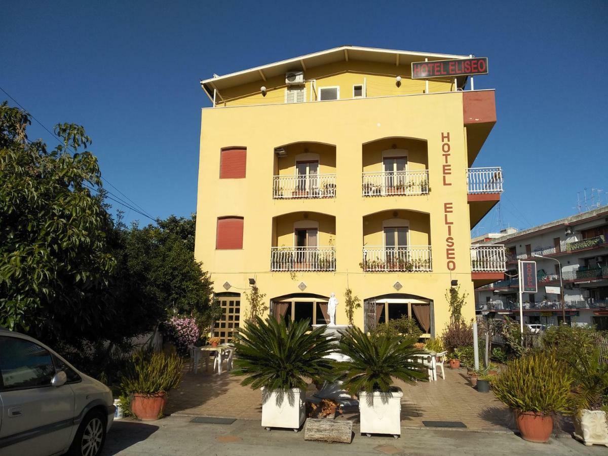 גיארדיני נאקסוס Hotel Eliseo מראה חיצוני תמונה