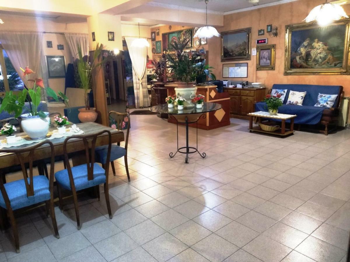 גיארדיני נאקסוס Hotel Eliseo מראה חיצוני תמונה