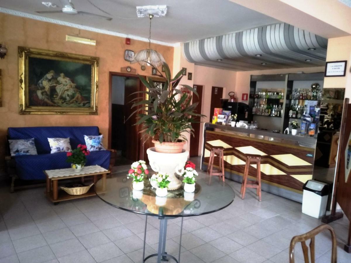 גיארדיני נאקסוס Hotel Eliseo מראה חיצוני תמונה