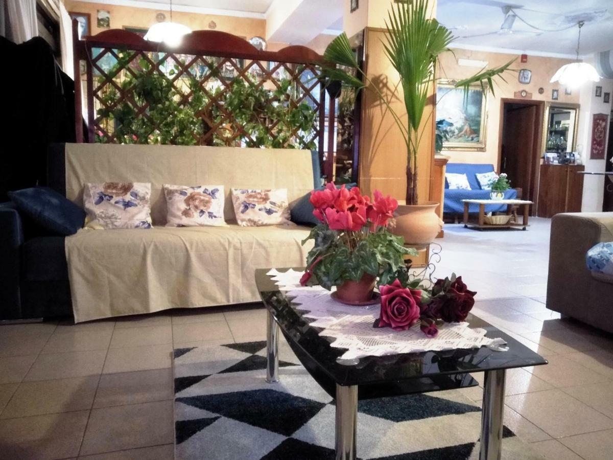 גיארדיני נאקסוס Hotel Eliseo מראה חיצוני תמונה