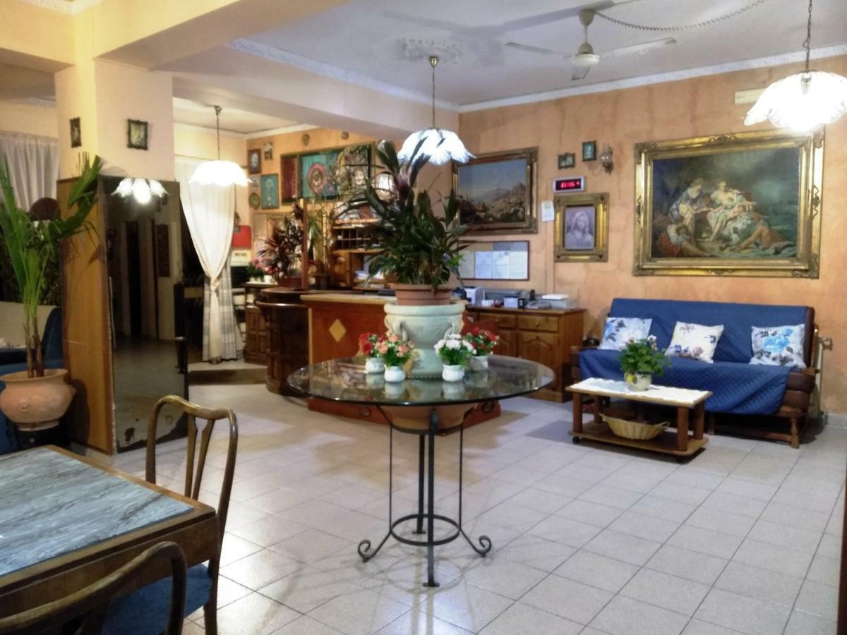גיארדיני נאקסוס Hotel Eliseo מראה חיצוני תמונה