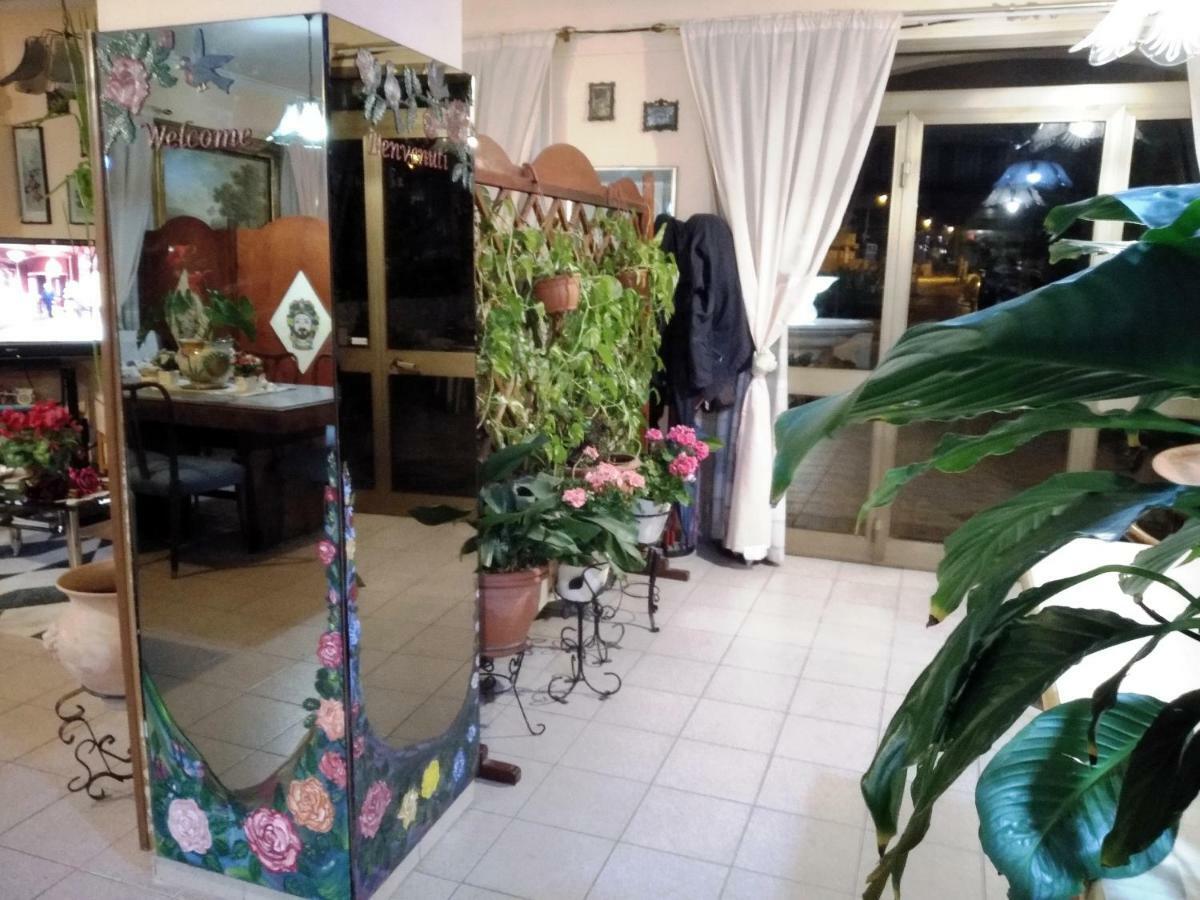 גיארדיני נאקסוס Hotel Eliseo מראה חיצוני תמונה