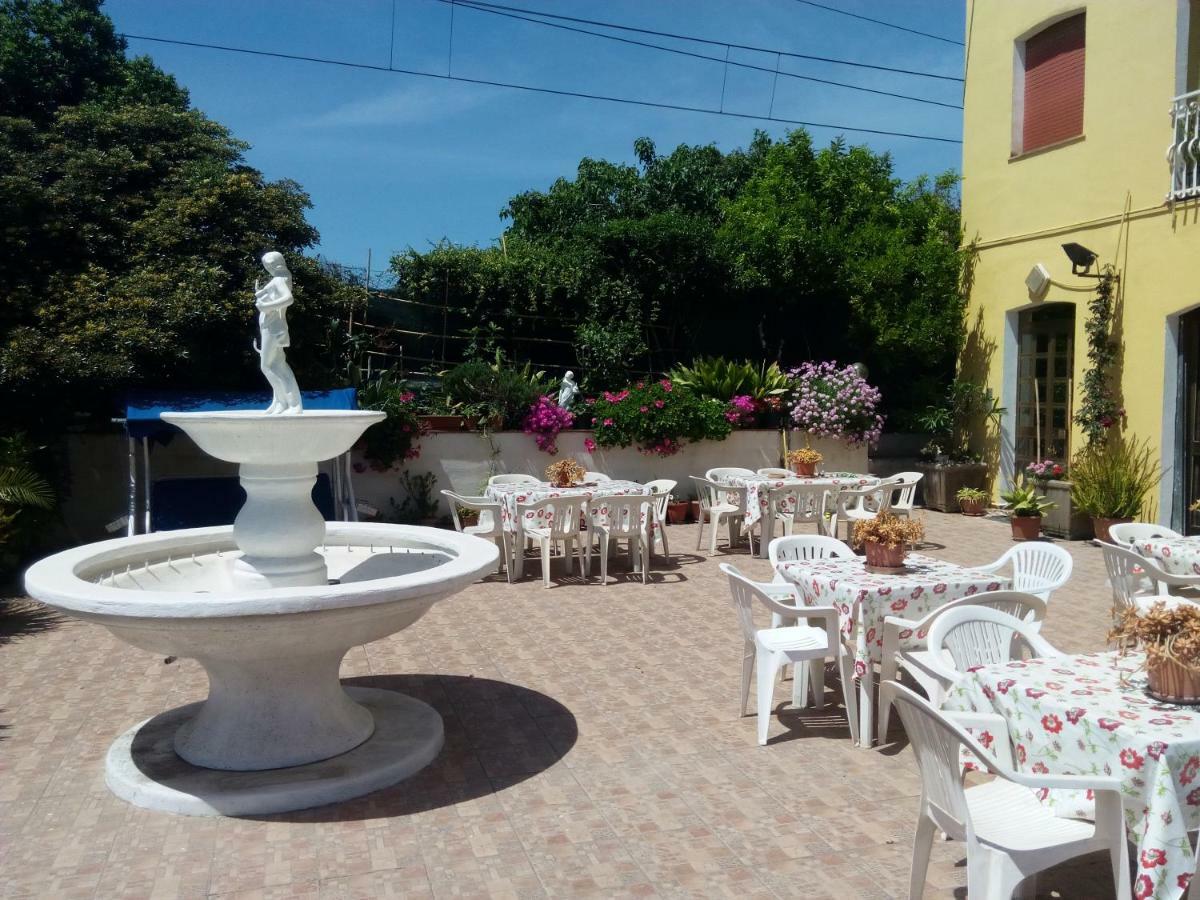 גיארדיני נאקסוס Hotel Eliseo מראה חיצוני תמונה