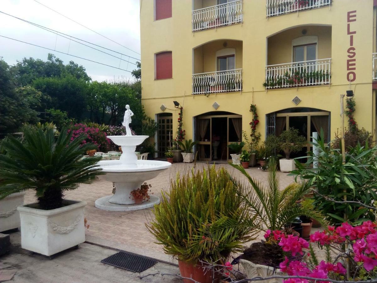 גיארדיני נאקסוס Hotel Eliseo מראה חיצוני תמונה