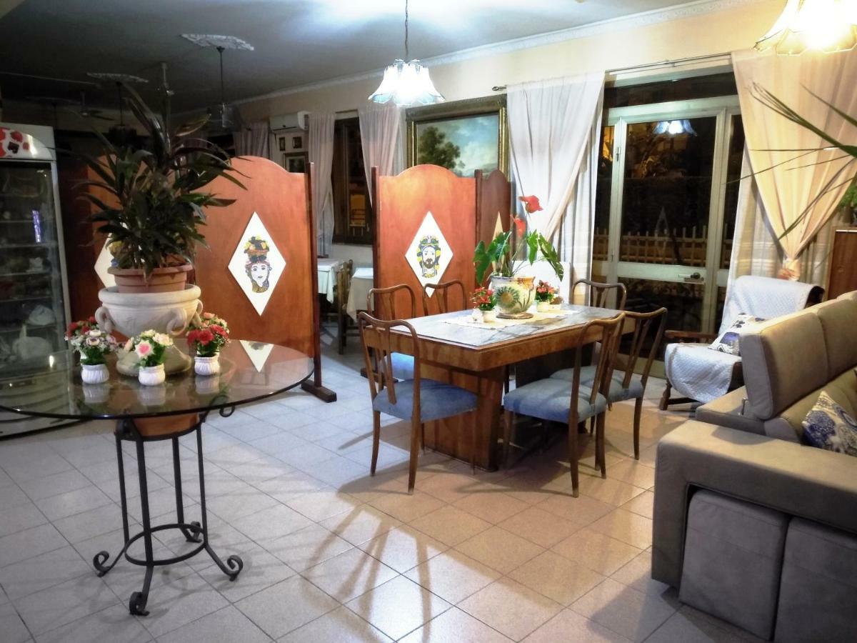 גיארדיני נאקסוס Hotel Eliseo מראה חיצוני תמונה